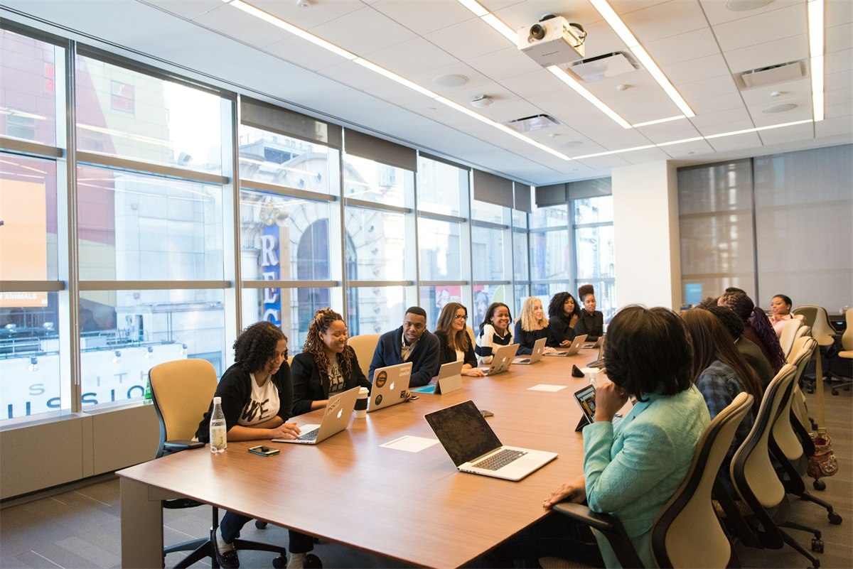assets/mukunge-people/woc-group-laptops.jpg